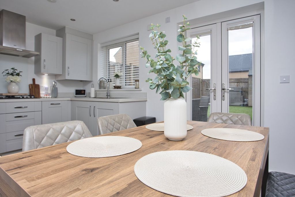 Property photo 3 of 16 Picture 3