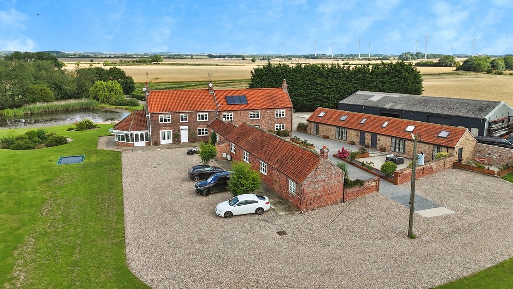 Property photo 1 of 38 2610503