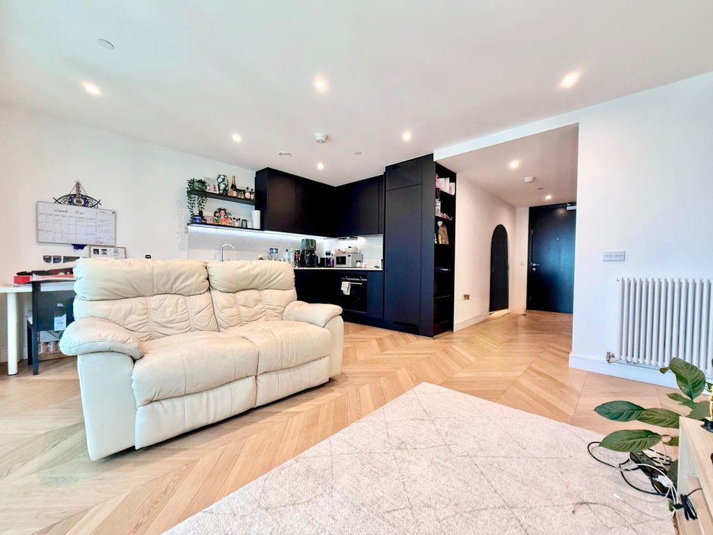 Property photo 3 of 12 Gallery