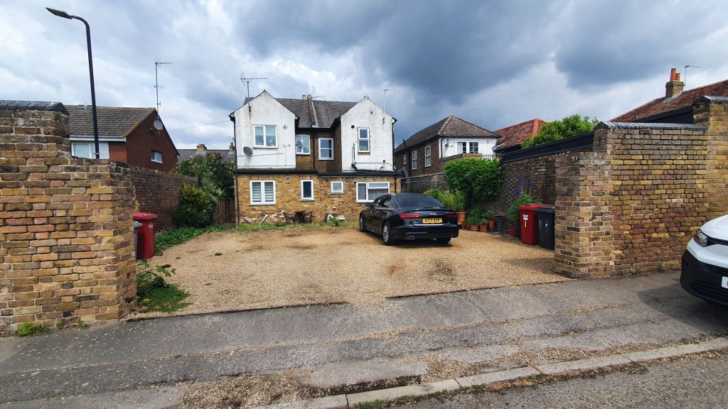 Property photo 2 of 9