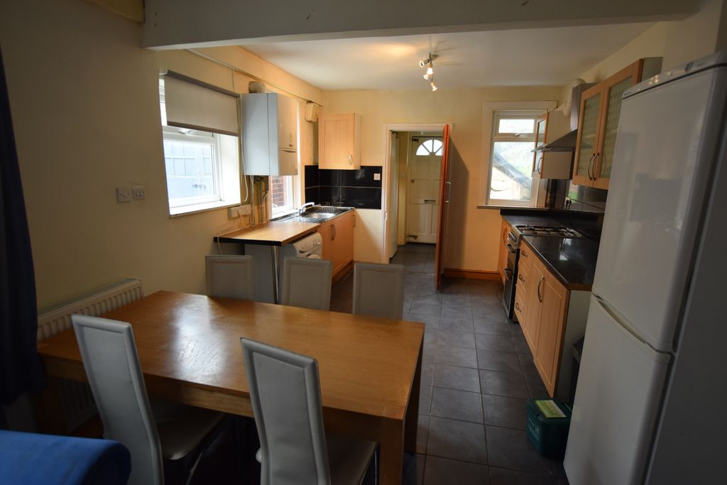 Property photo 2 of 9