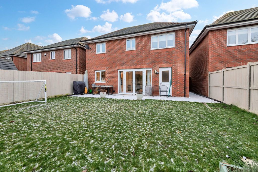 Property photo 2 of 18