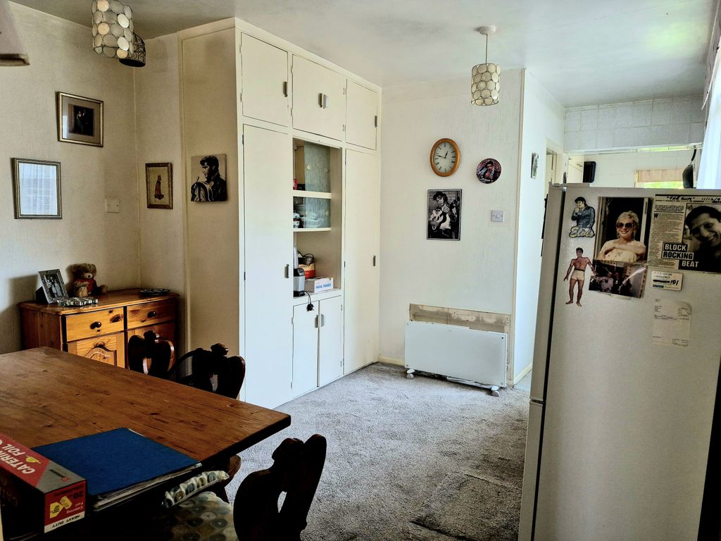 Property photo 3 of 11 Gallery