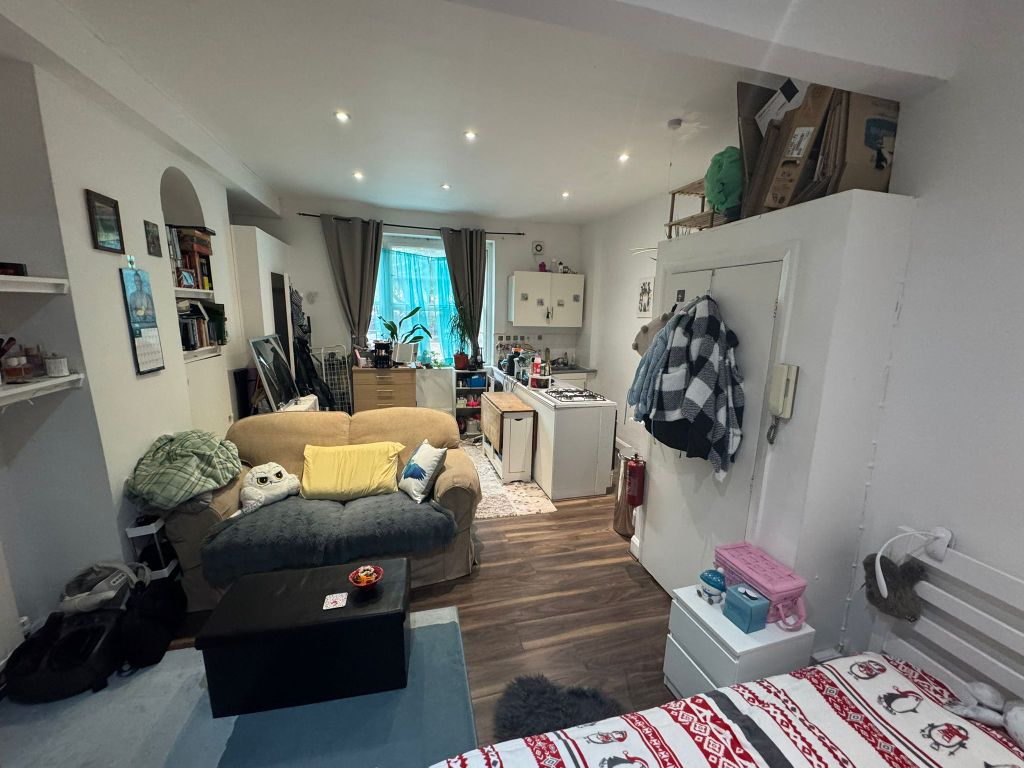 Property photo 2 of 8