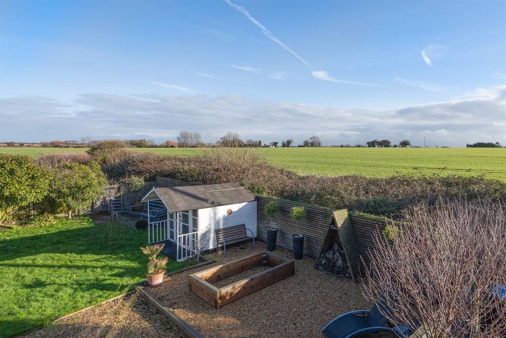 Property photo 3 of 31