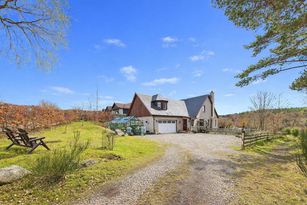 Property photo 1 of 35 Pentlands, Station Road, Carrbridge