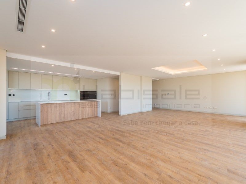 Property photo 3 of 49