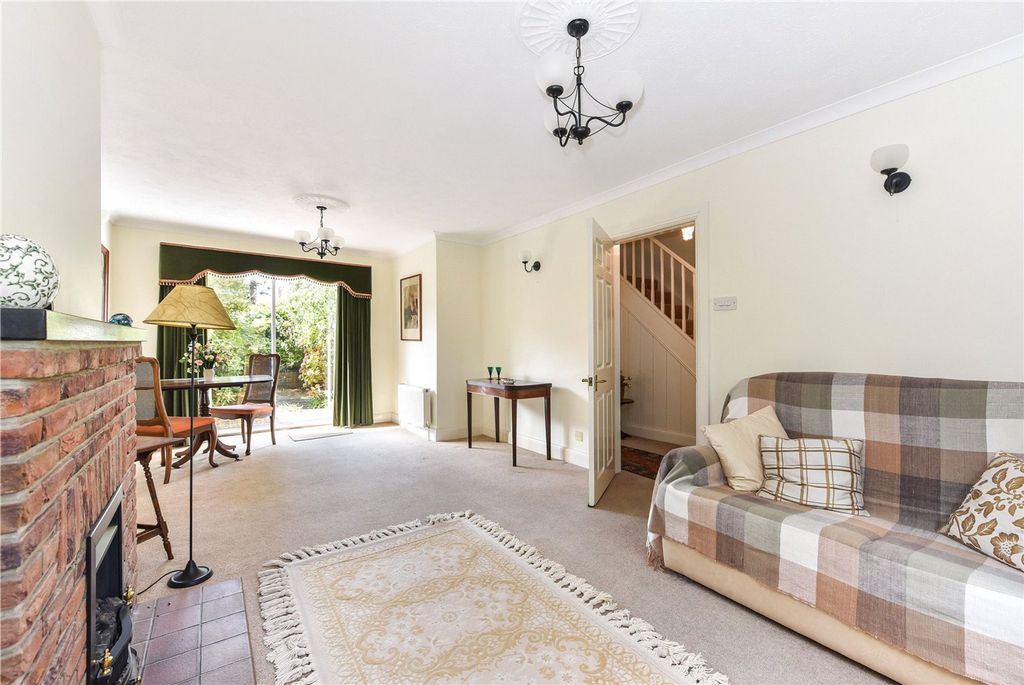 Property photo 3 of 18 Sitting Room