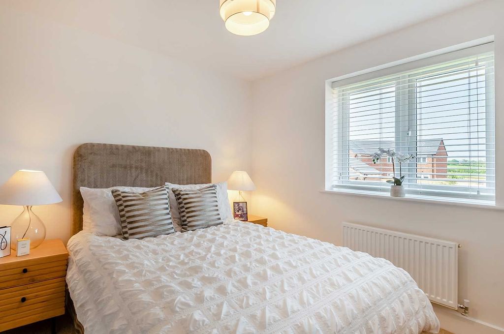 Property photo 1 of 6 Bedroom 2