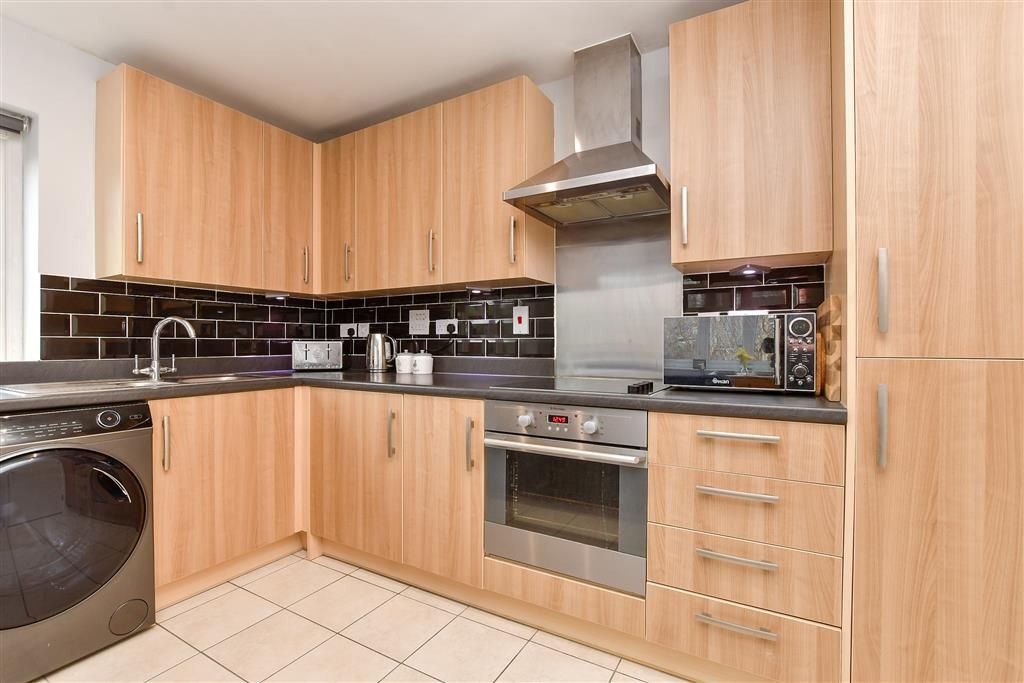 Property photo 2 of 7 Lounge/Kitchen