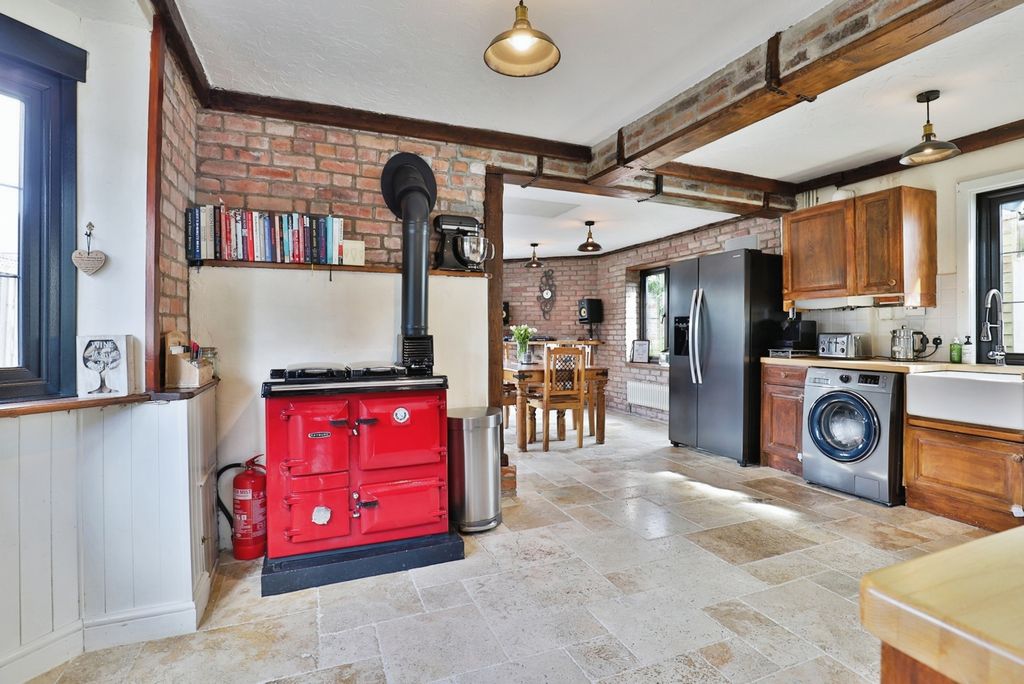 Property photo 3 of 19 Pbox-Img.Jpg