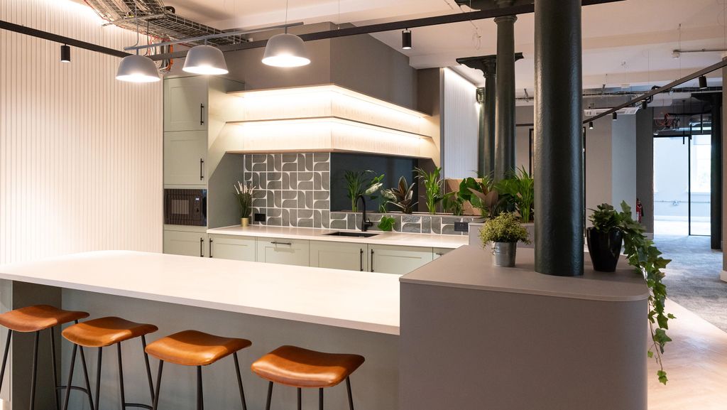 Property photo 2 of 10 Breakout Space