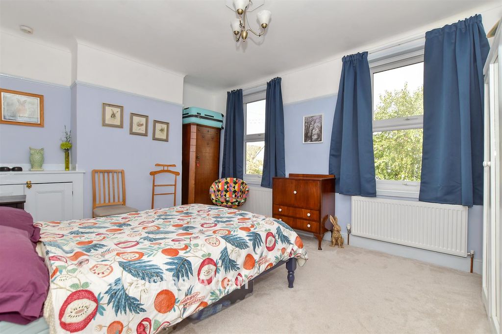 Property photo 3 of 11 Bedroom 1