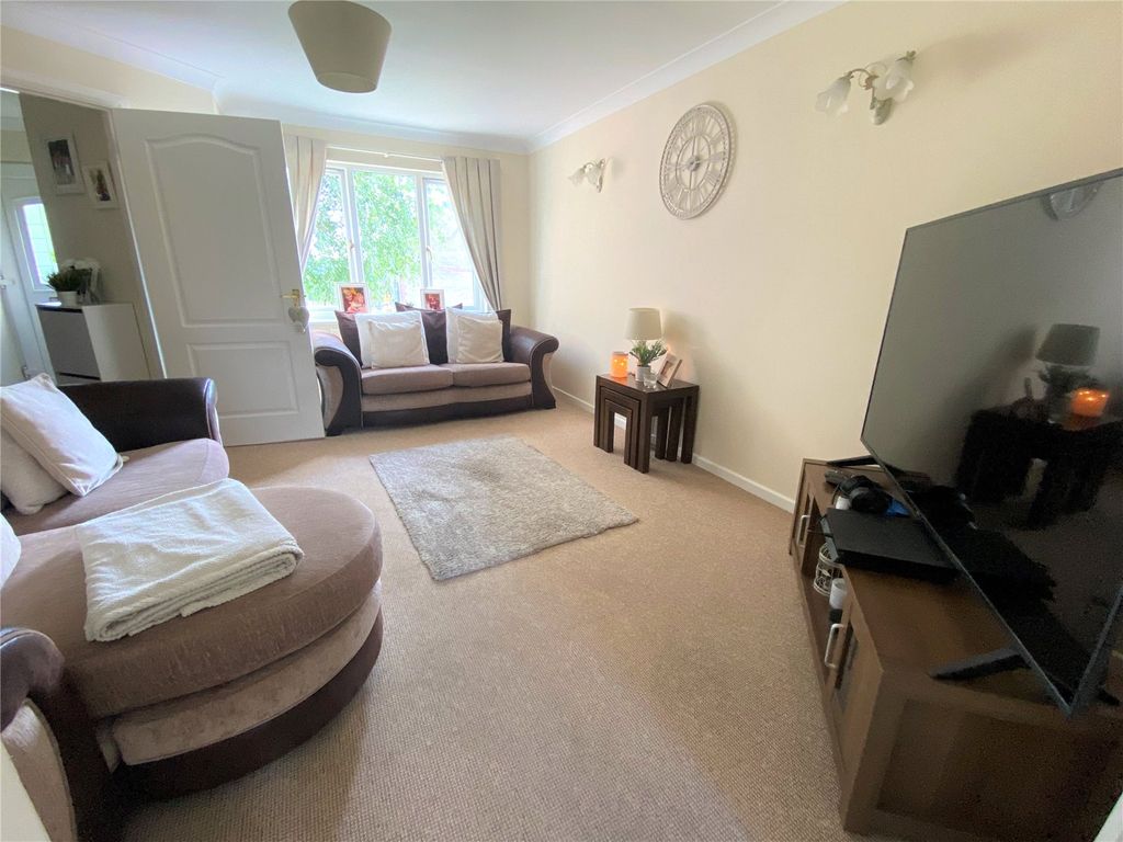 Property photo 2 of 10 Sitting Room