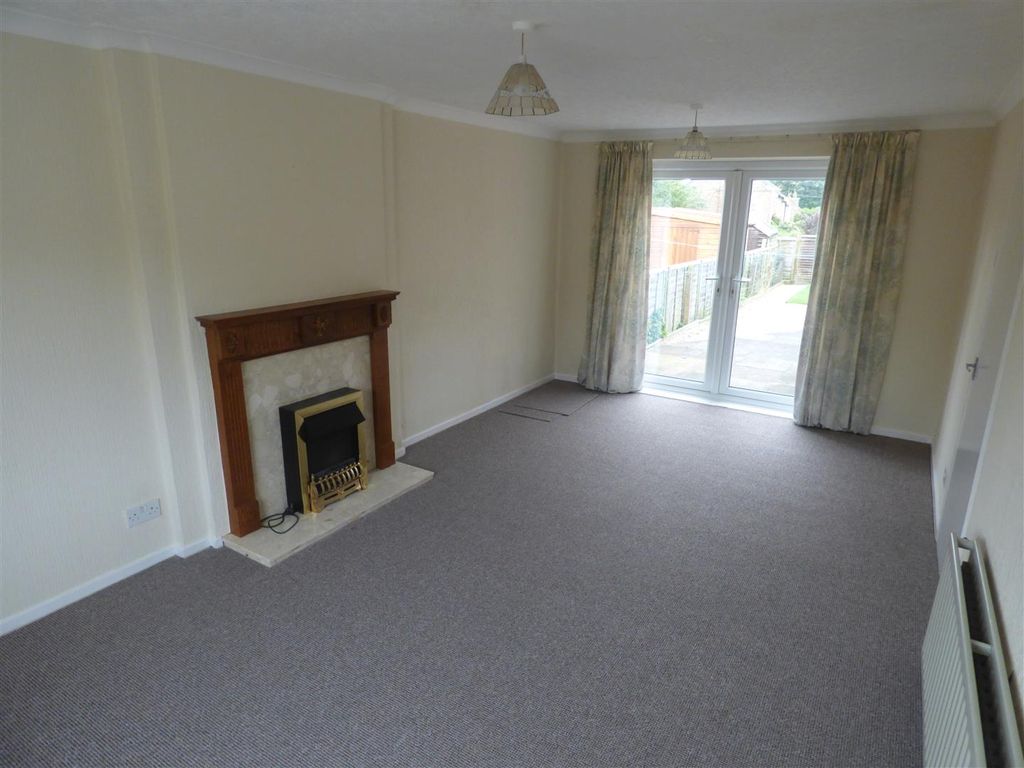 Property photo 2 of 7 7 Meer Road Lounge New.Jpg