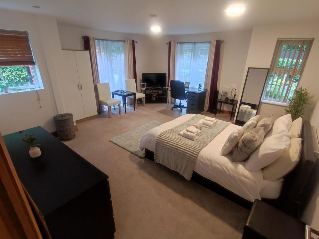 Property photo 3 of 29 Bedroom