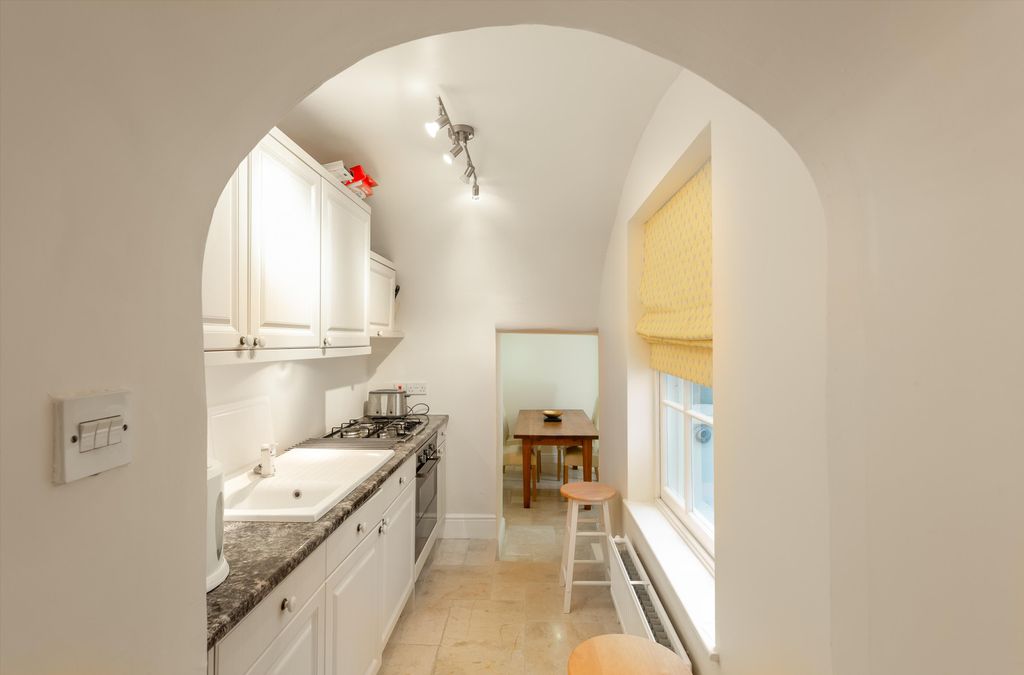 Property photo 3 of 16 Image