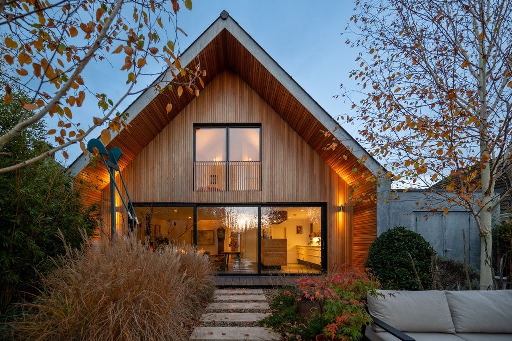 Property photo 3 of 22