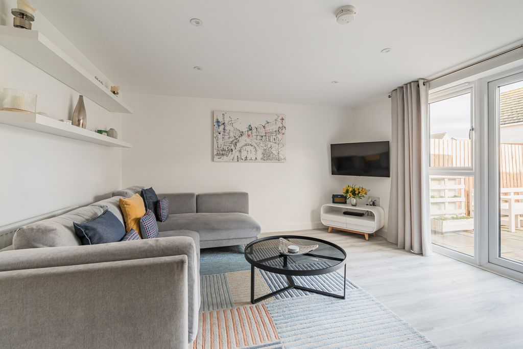 Property photo 2 of 25 Property Image 2