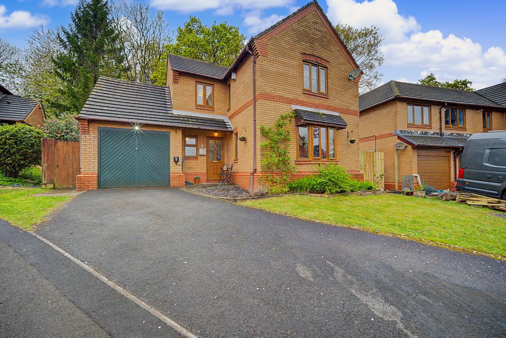 Property photo 1 of 36