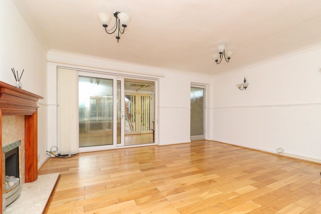 Property photo 3 of 10 Picture 3