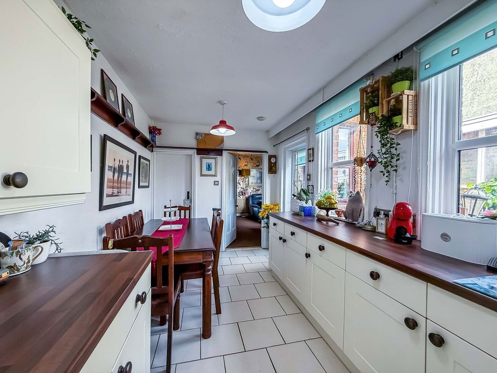 Property photo 2 of 30
