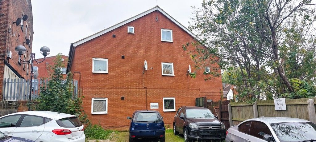 Property photo 3 of 8 Photo 6