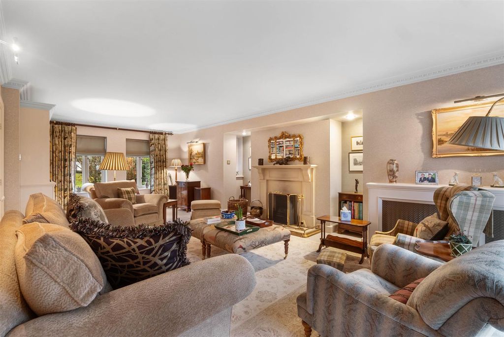 Property photo 2 of 22