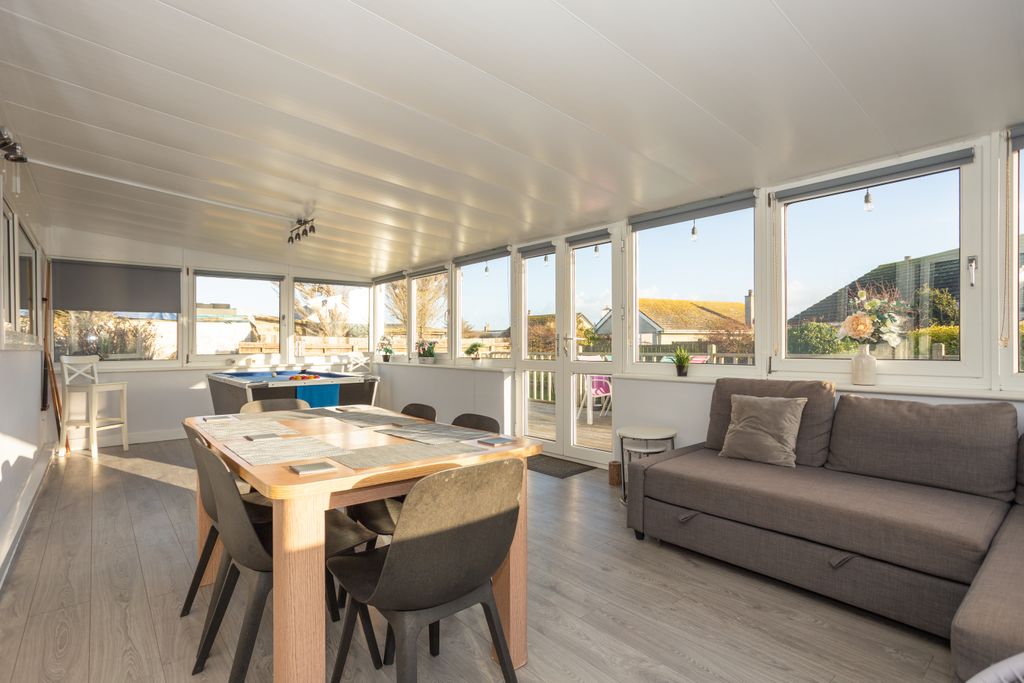 Property photo 2 of 33 Sun Room