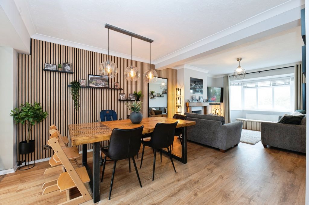 Property photo 3 of 19 Pbox-Img.Jpg