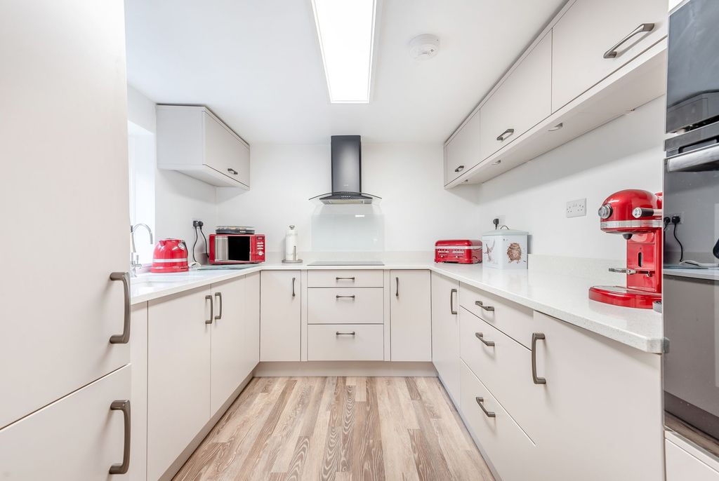 Property photo 3 of 27 P044086_03.Jpg