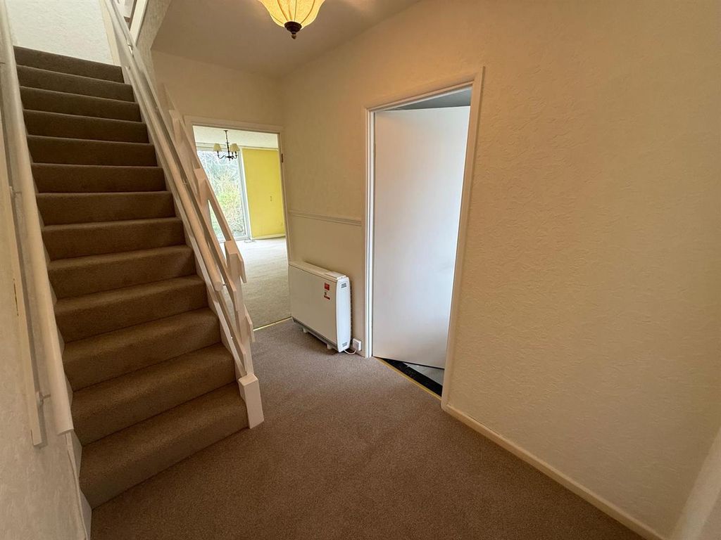 Property photo 2 of 23
