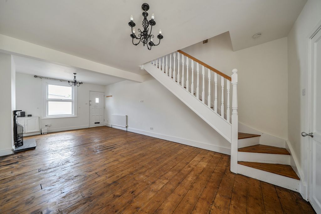 Property photo 3 of 14 1498153-11-6A6742...