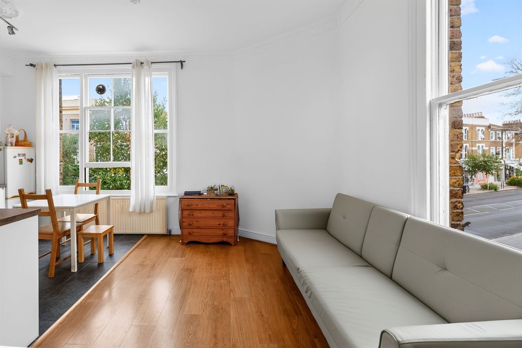 Property photo 1 of 8