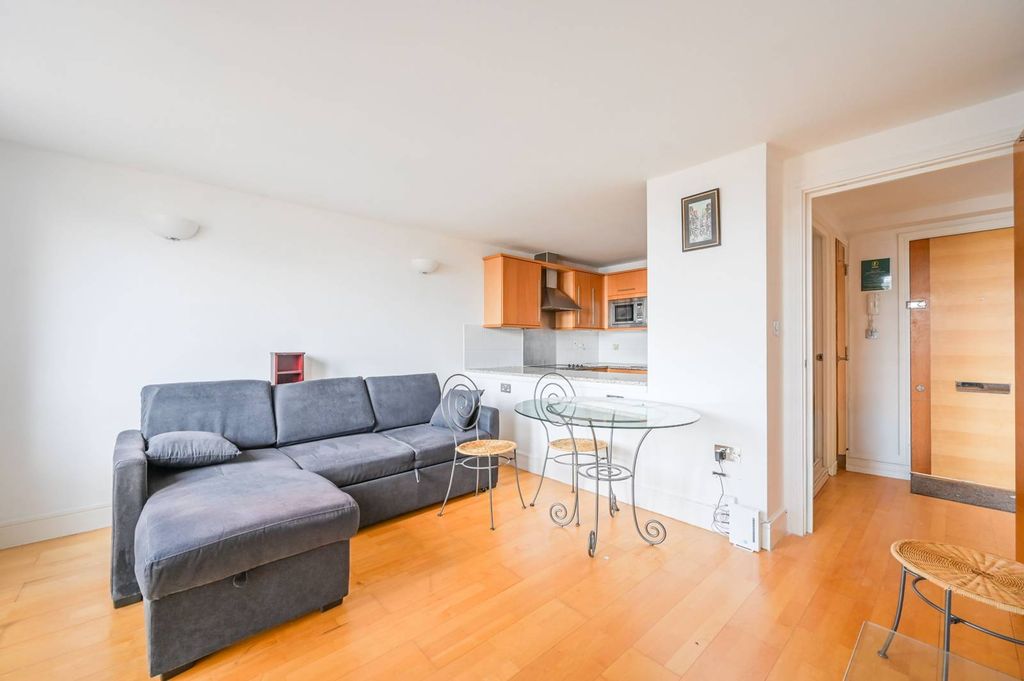 Property photo 2 of 7