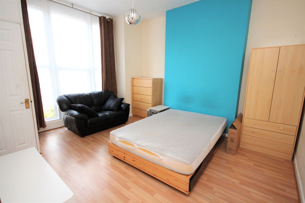 Property photo 2 of 4
