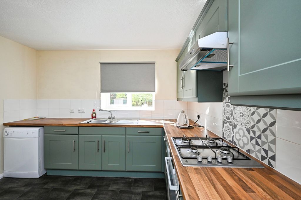 Property photo 3 of 21 Kitchen