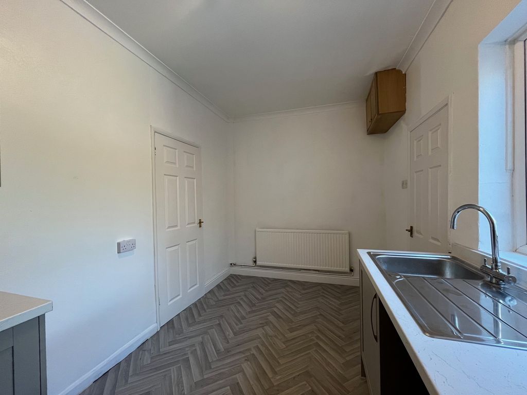Property photo 3 of 19 Image
