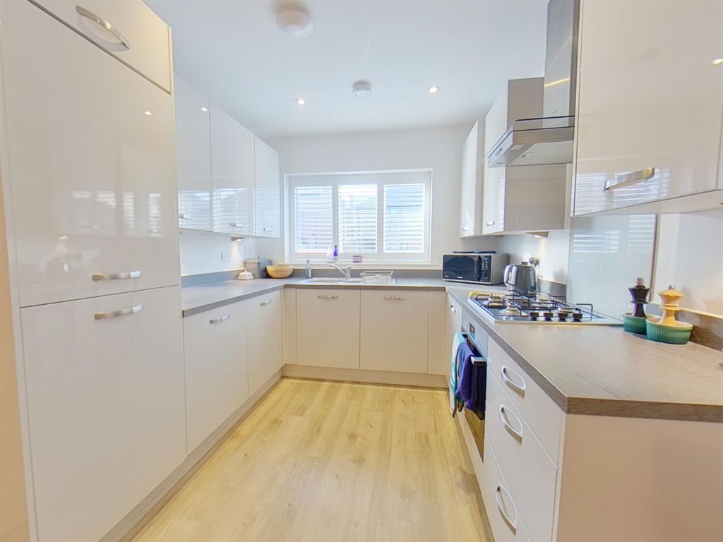 Property photo 2 of 13 Kit.Jpg