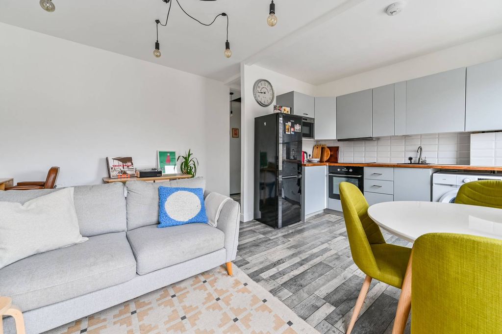 Property photo 3 of 13