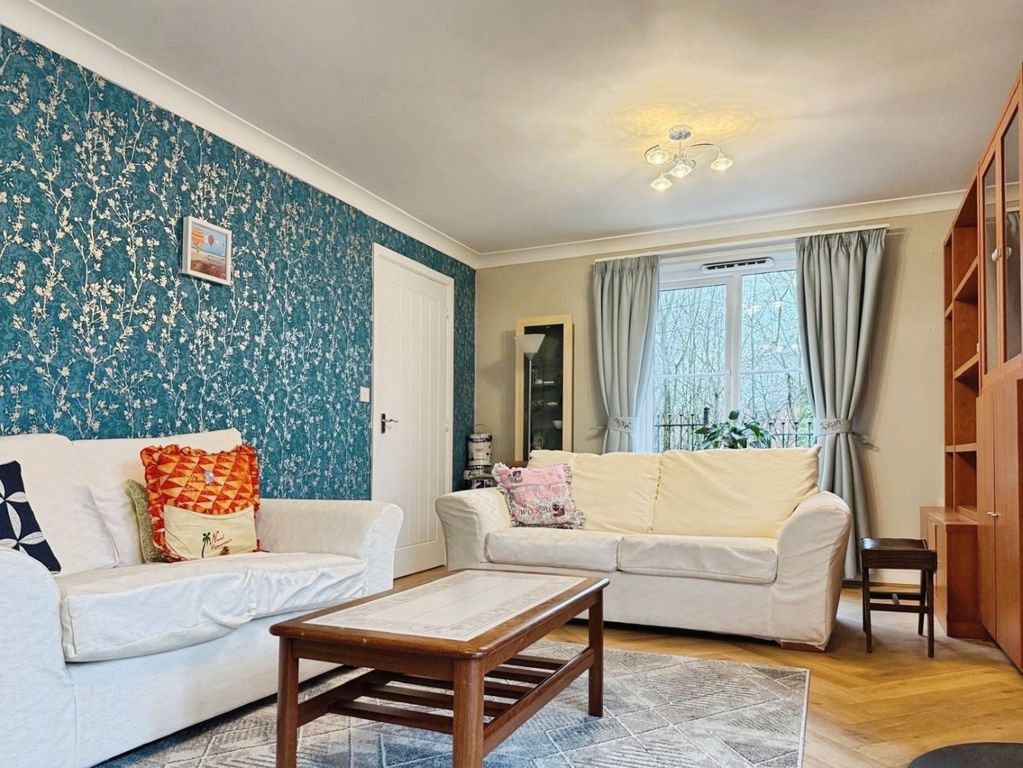 Property photo 3 of 37 Pbox-Img.Jpg