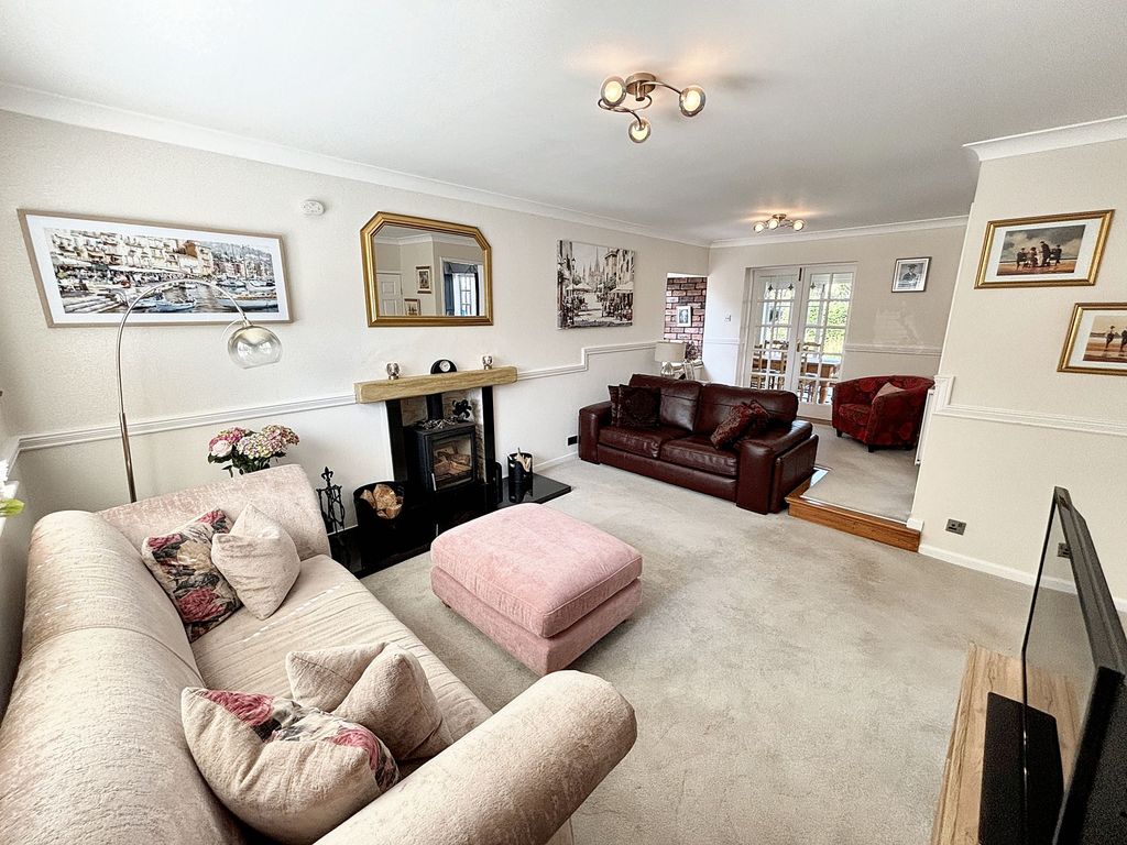 Property photo 3 of 20 Lounge Sitting