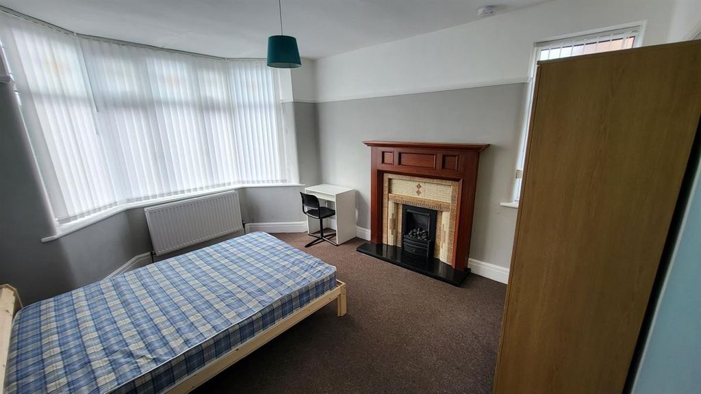 Property photo 2 of 13 A Cozy Student Bedroom Featuring A Single Bed With...