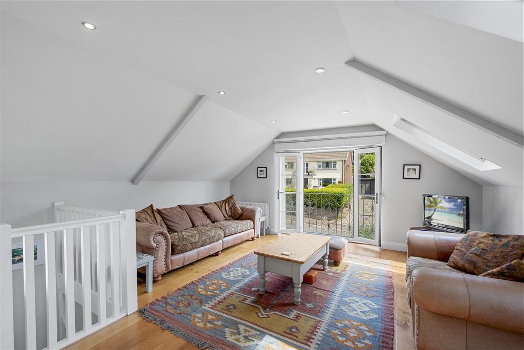 Property photo 3 of 21 Living Room