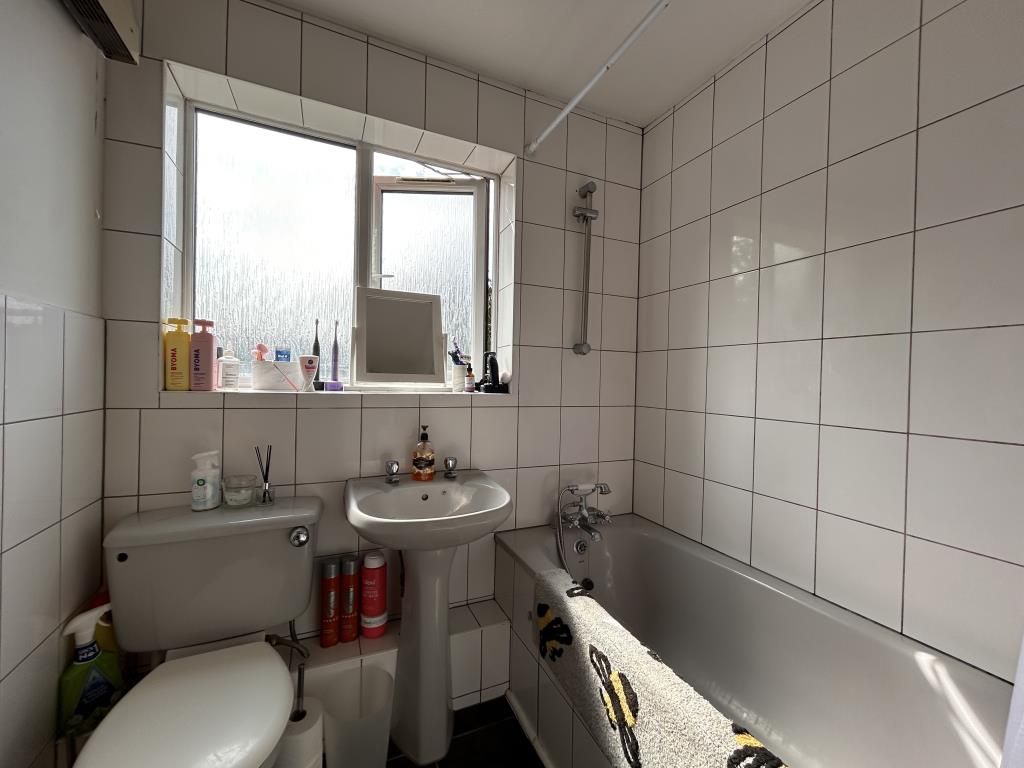 Property photo 2 of 4 Bathroom