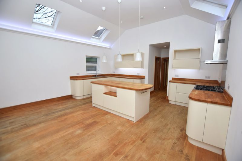 Property photo 3 of 14 Photo 10