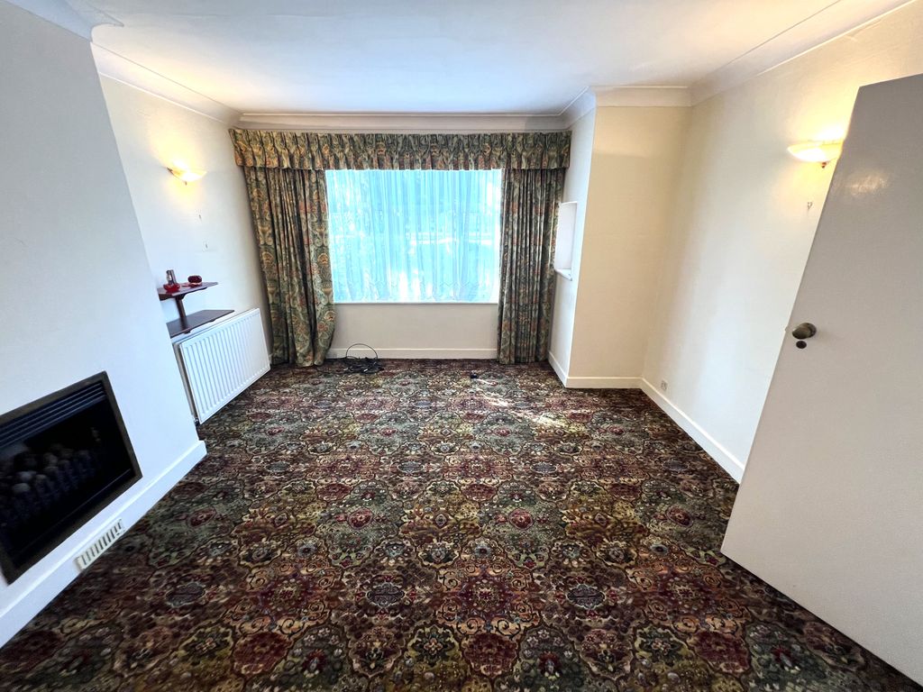 Property photo 3 of 21 Lounge1 (2)