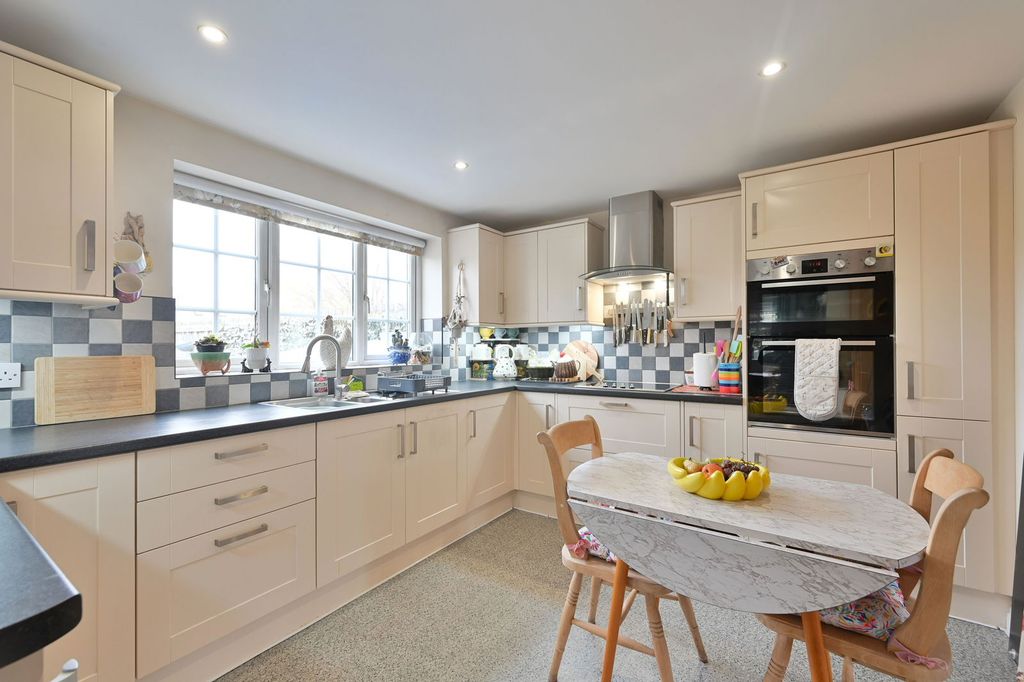 Property photo 3 of 21