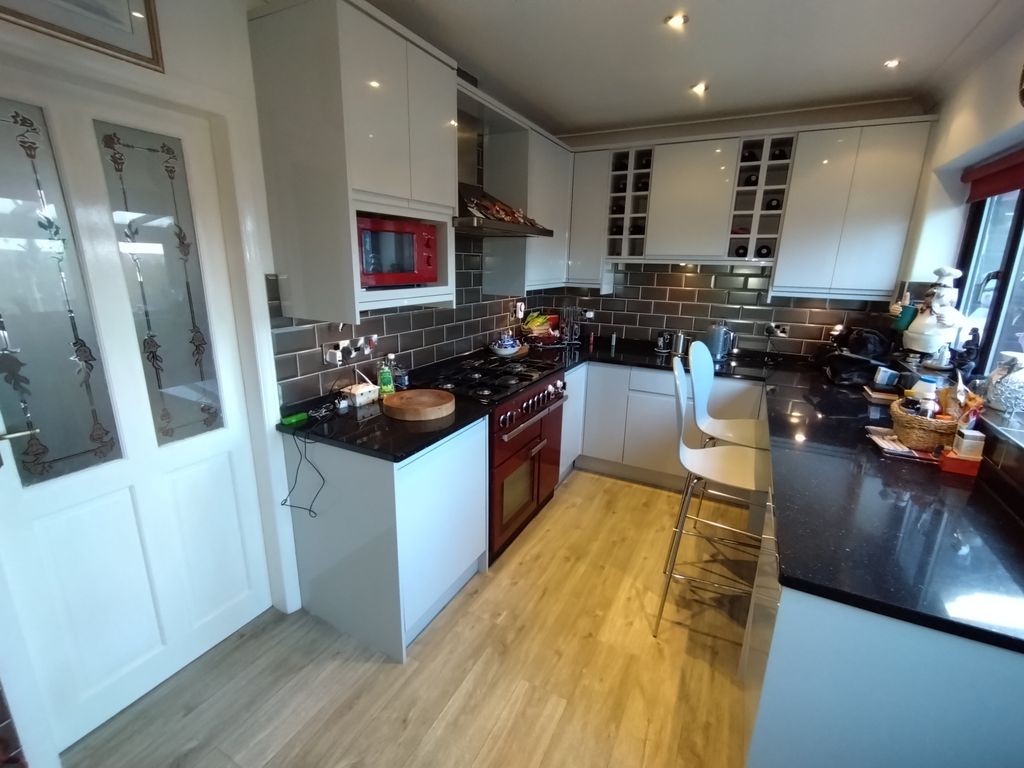 Property photo 2 of 24