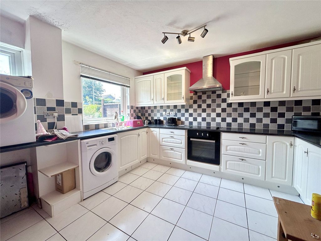 Property photo 3 of 11 Picture No. 13